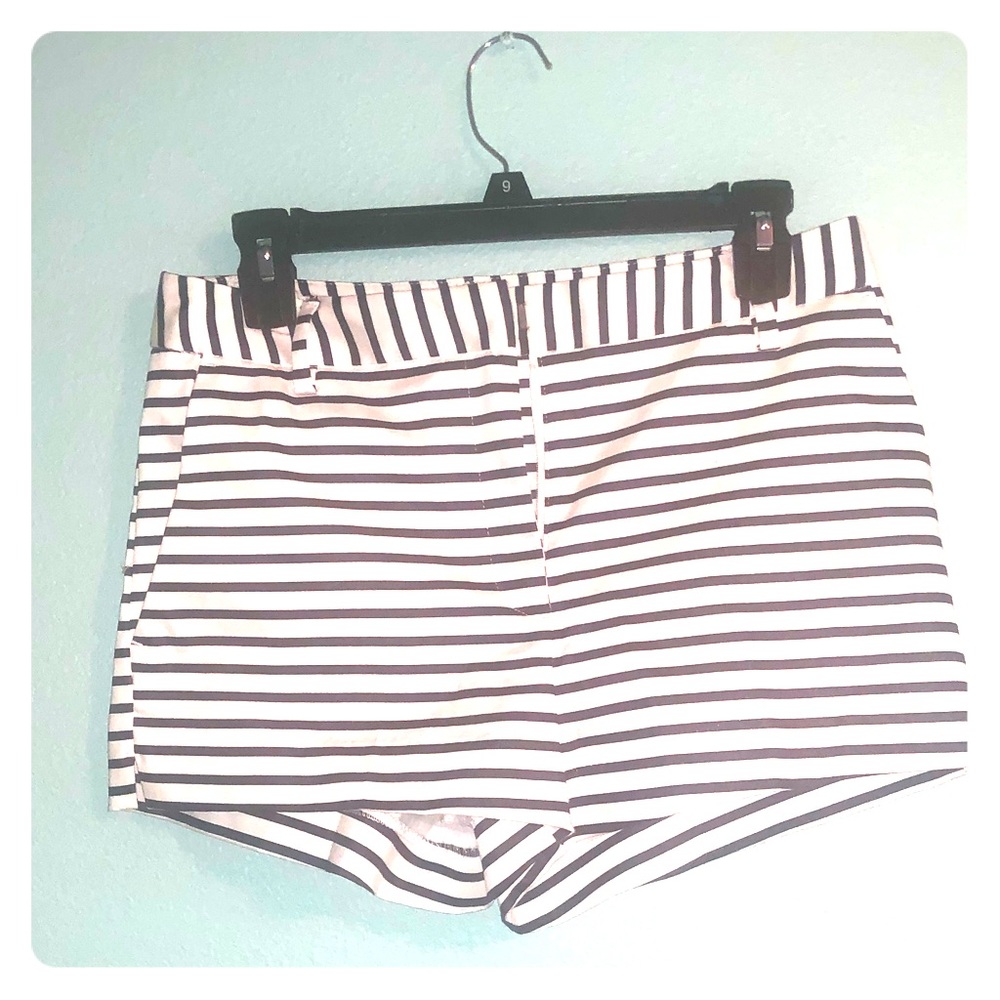 White and blue stripes shorts.